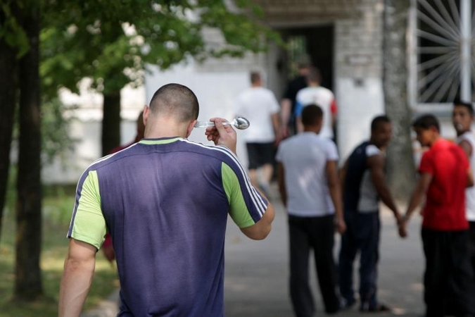 Nuteistieji dėl telefono susigrūmė su prižiūrėtojais 