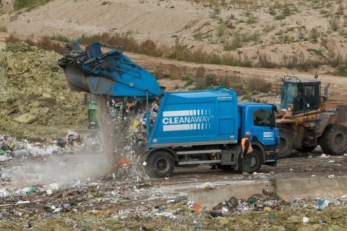 Nuspręsta atnaujinti bylą dėl taršos leidimo Kazokiškių sąvartynui