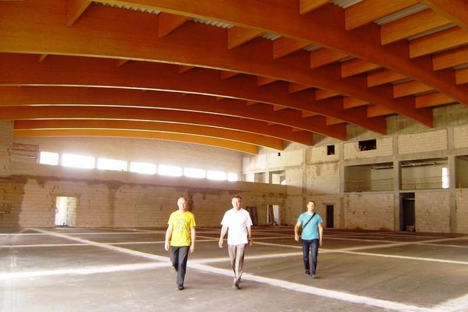 Palangoje sparčiai kyla universalus sporto kompleksas (foto)