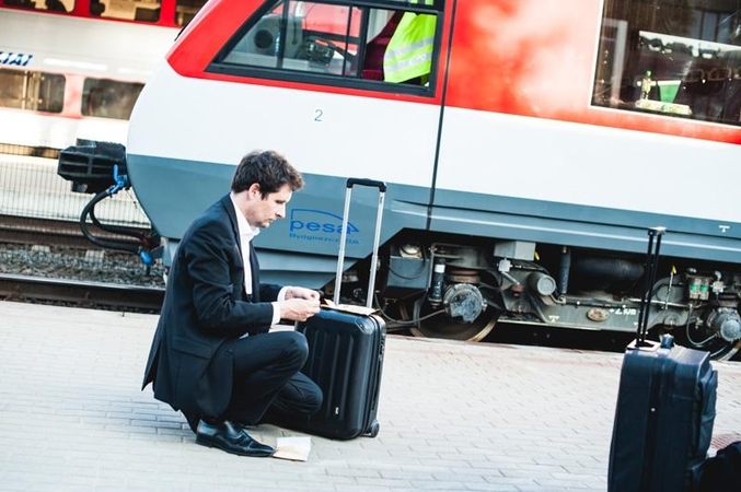Latvijai nerimą kelią Lietuvos blaškymasis dėl bendros „Rail Balticos“