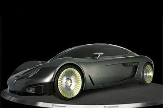 „Koenigsegg“ maitins saulės baterijos