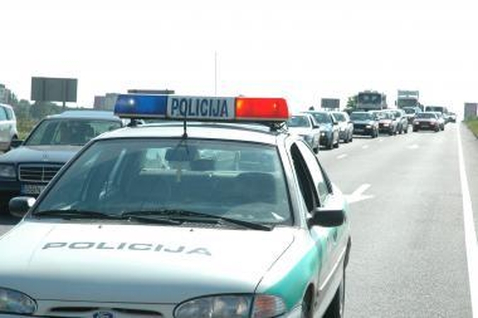 Iš patirties: policijos automobilyje