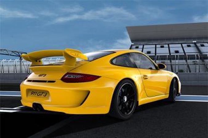 „Porsche“ atnaujino greitąjį 911 GT3