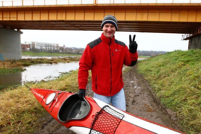 Valios triumfas: 170 kilometrų lediniu Neries vandeniu