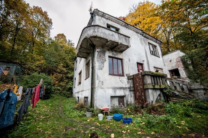 Gaisras Kaune: žuvo vyras su moterimi, kiti 5 išgelbėti