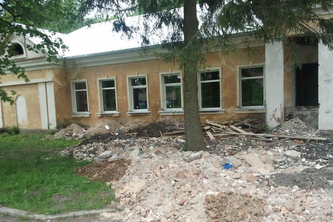 „Božolė“ choro pinigai išleisti langams ir kanalizacijai