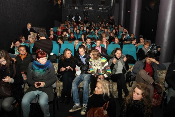 Pasirodo pirmoji neverstinė pasaulio kino istorija