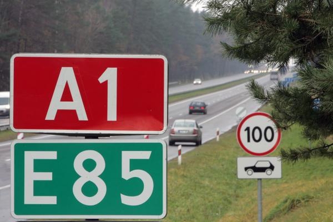 Vilnius–Kaunas: lietuviškomis dešromis grįsta magistralė