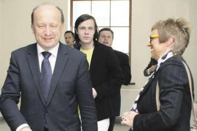 Milijonus turinčių ministrų - vos vienas kitas