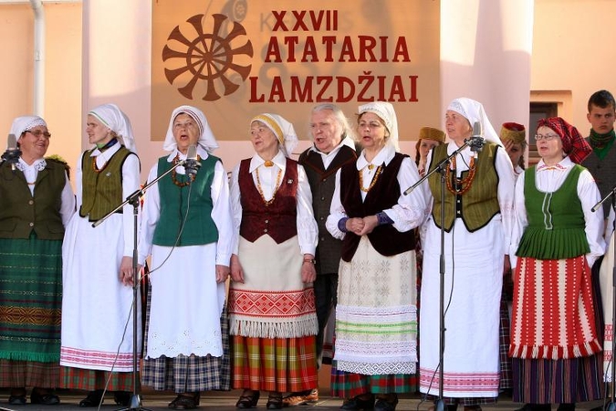 Festivalis „Atataria lamzdžiai“ gaivina vestuvių tradicijas