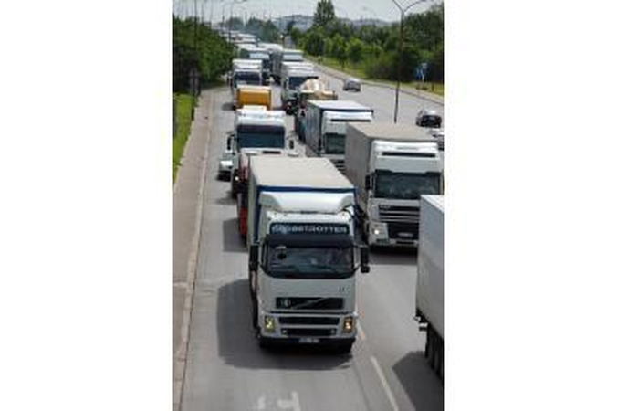 Transportininkai bauginami naujais mokesčiai