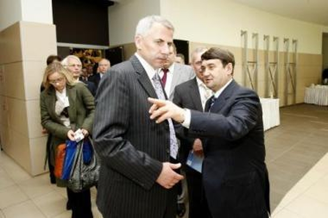 Atšilo: Rusijos transporto ministras I.Levitinas (dešinėje) teigė, jog derybų atmosfera tarp Lietuvos ir Rusijos tapo draugiškesnė.