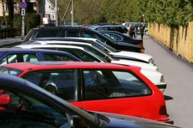 Sprendimas: nemokamų vietų automobiliams prie Klinikų neliks.