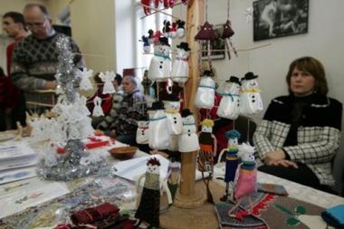 Rankdarbiai: kiekvienais metais mažieji prekiautojai stengiasi pasiūlyti ką nors nauja.