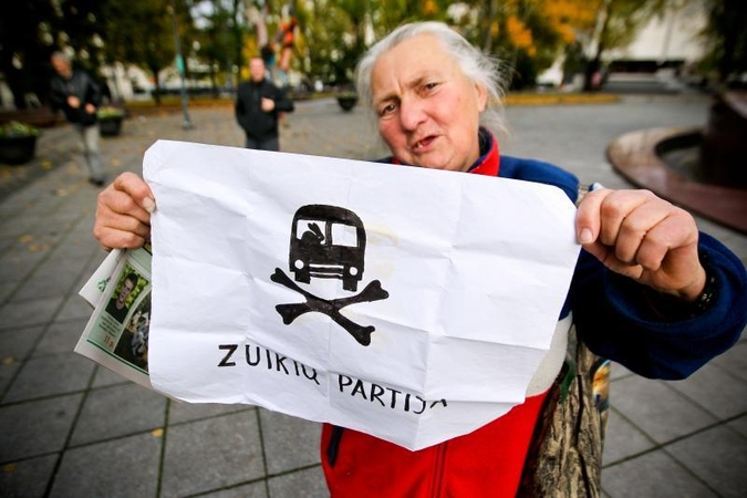 Algų reikalaujantys vairuotojai nenusileidžia - streikas bus