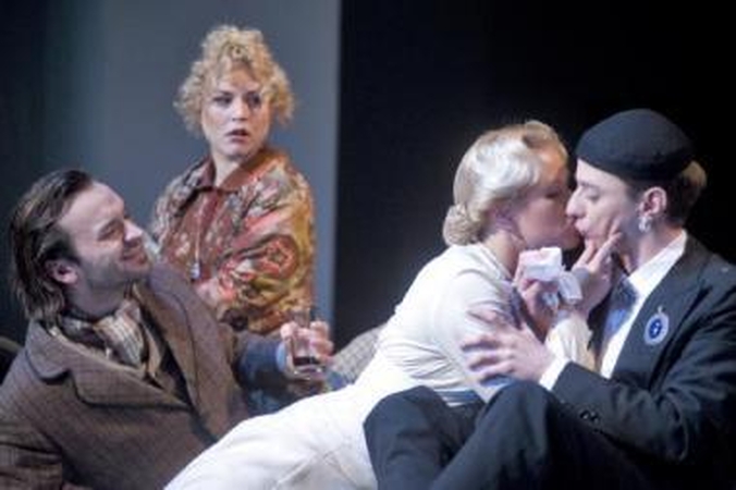 Lietuvių teatro vitrinoje – penkiolika premjerų