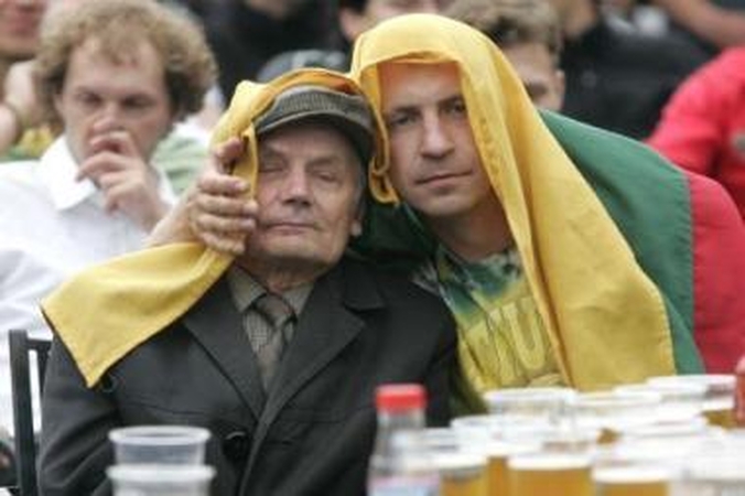 Palaikymas: čempionato emocijos suvienys ir jaunus, ir senus.