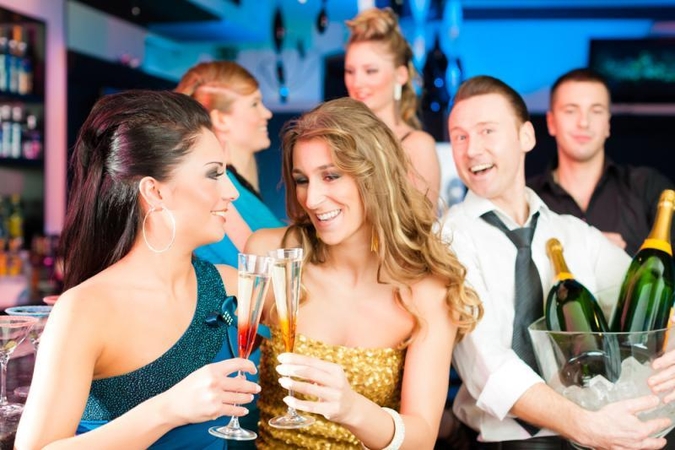 Alkoholikas             darbe: padėti būtina