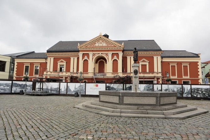 Dramos teatro pokyčiams – kritikos strėlės