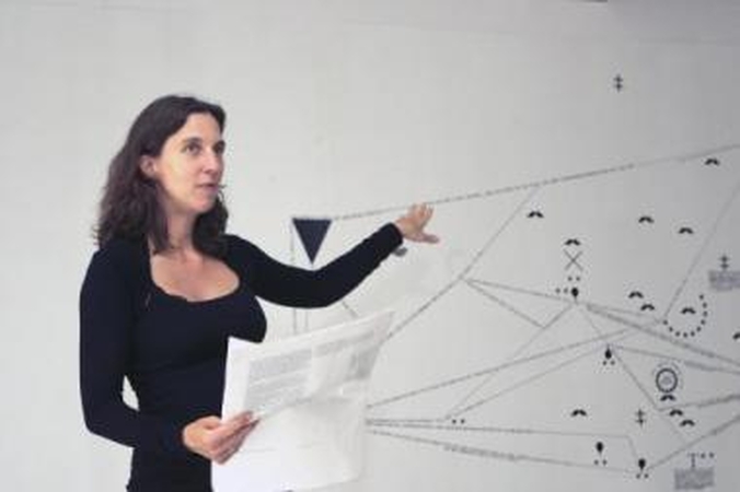 Temos: E. de Montesquiou savo filmuose analizuoja paribio žmonių problemas.