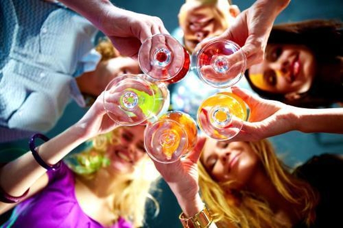 Alkoholikas darbe: padėti būtina