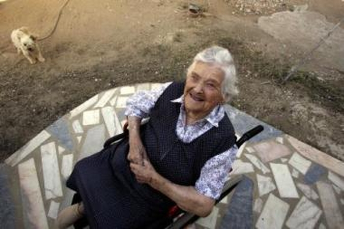 Mirė seniausia moteris