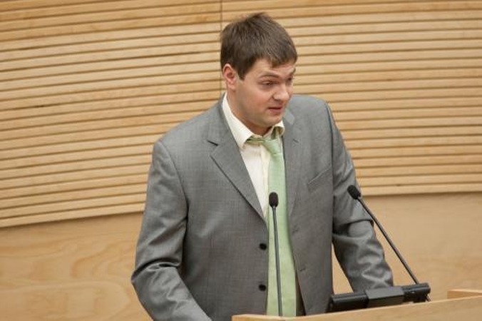 Ilgai vilkinę dar pavilkins