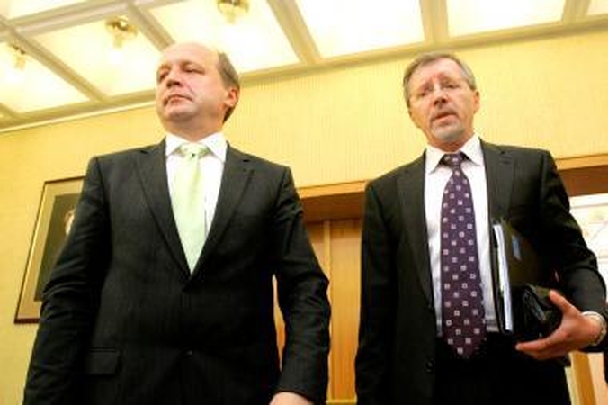 Politikų mokesčiai – tik ašaros