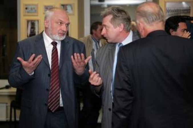 Svetingumas: V.Mazuronis kviečia prie trijų opozicinių partijų bloko prisijungti ir socialdemokratus.