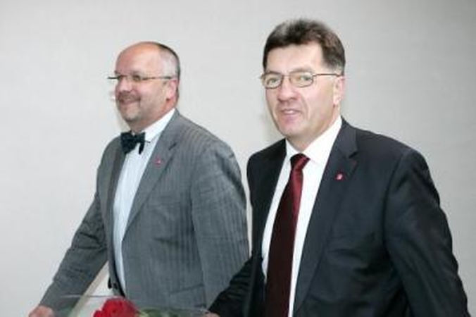 Opozicijos taktika: varyti iš proto valdančiuosius