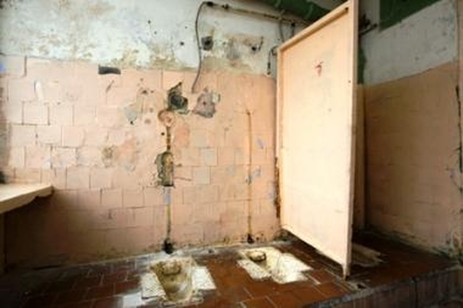 Mokykloje sutvarkyti septyni iš aštuonių tualetų.