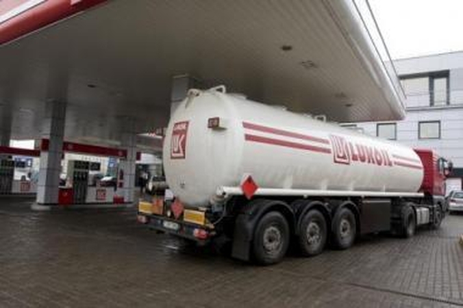 Pritaikė: interneto forumų lankytojai Lietuvoje pakeitė internetu platinamo laiško turinį ir ragina boikotuoti didžiausius šalies degalinių tinklus – "Lukoil" ir "Statoil".