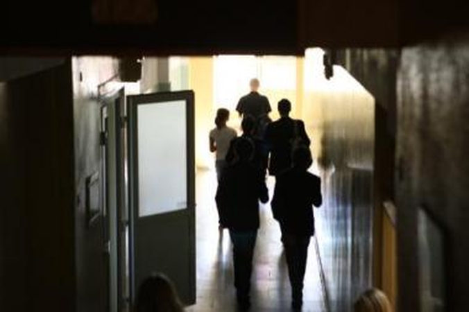 Išeitis: Pasaulio banko ekspertai siūlo stambinti mokyklas ir klases arba mažinti mokytojų algas.