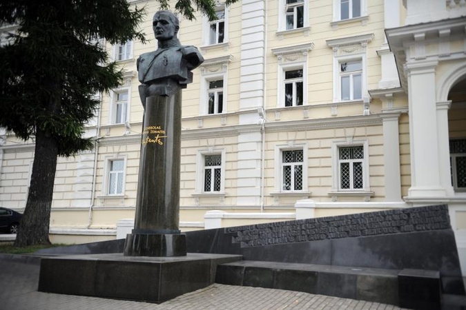 Lentelės žymi partizanų      netektis