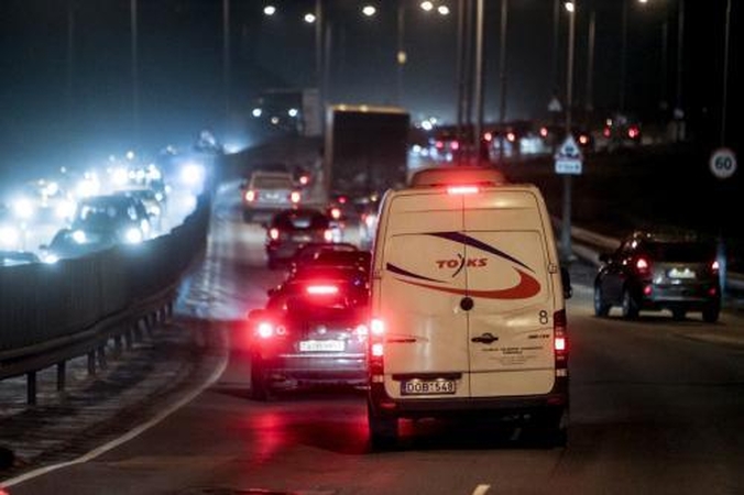 Vilniuje nusidriekė dar neregėtos spūstys