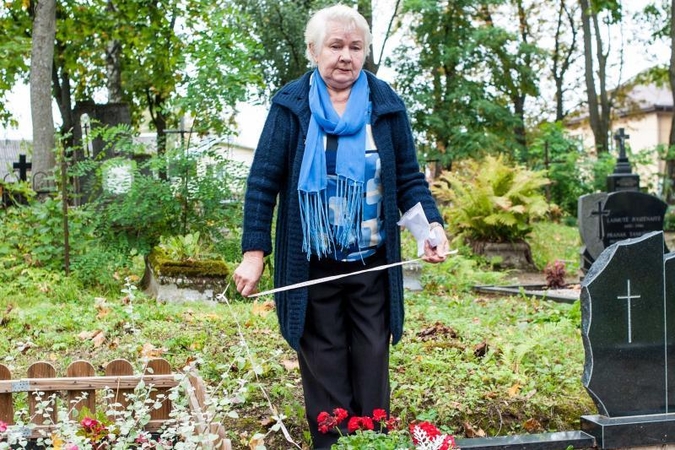Mūšis dėl kapavietės: svetimą žmogų palaidojo ant kitų palaikų?