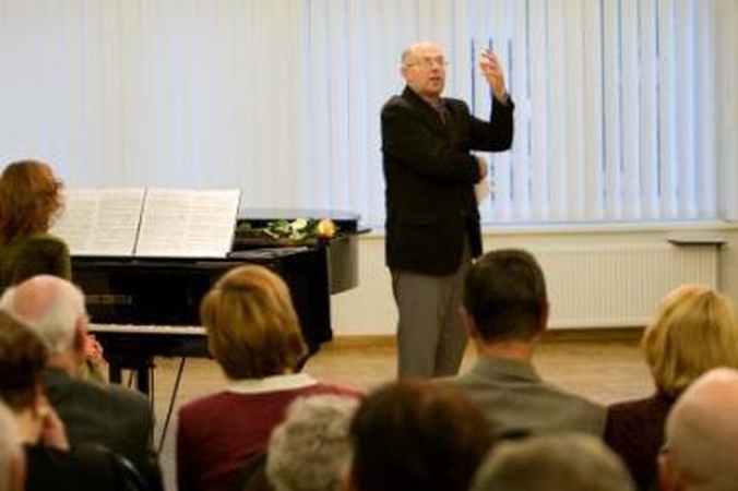 Baltojoje salėje – netikėta opera