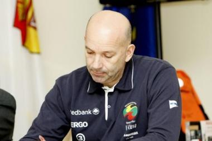 A.Burkšas liko už borto