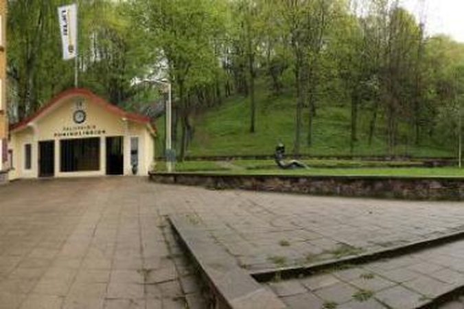 Įsišaknijo: prieš ketvirtį amžiaus V.Putvinskio gatvėje įrengtas skverelis tapo neatsiejama funikulieriaus dalimi.