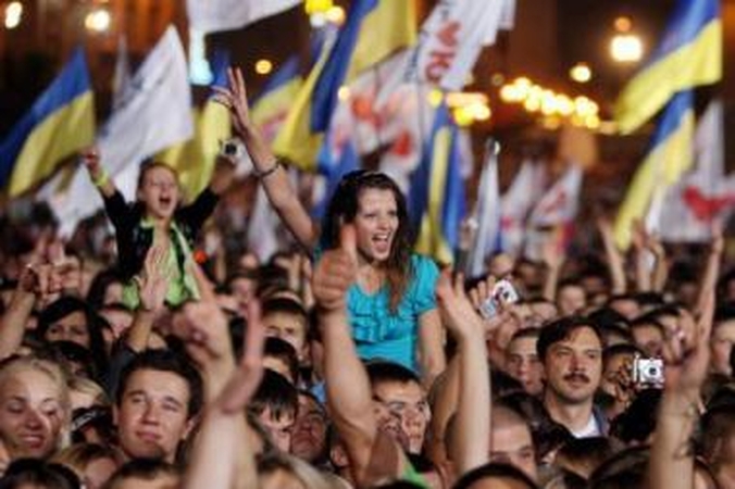 Dvikova: bent kol kas pagrindiniais kandidatais Ukrainos prezidento rinkimuose laikomi V.Janukovyčius ir J.Tymošenko.