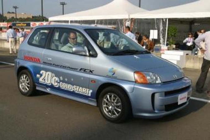Hibridiniai automobiliai: sunki tik pradžia?
