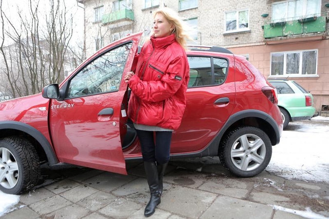 Už trinkelėmis užklotą purvyną ir tvarką kieme – baudos