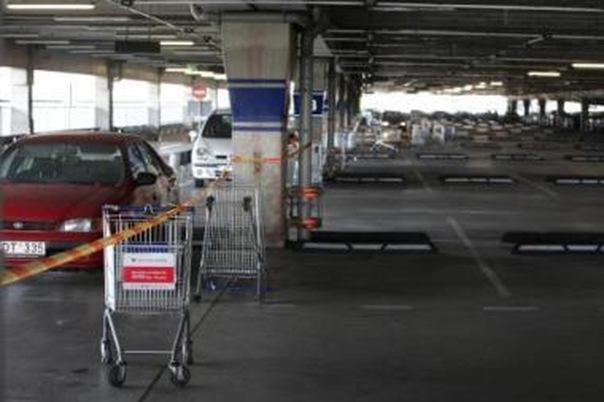 Defektai: ekspertams nerimą kelia garažo deformacinės siūlės, jungiančios betono plokštes.