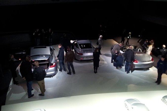 Ekskursija po automobilių        pasaulį