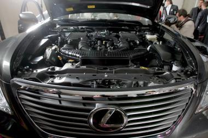 Redakcijos žvilgsnis: parlamentarams "Lexusus" nuomotis ne gėda