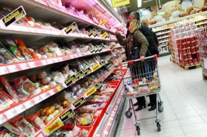 Populiaru: pigesnės maisto produktų kainos į Lenkijos prekybos centrus apsipirkti vėl vilioja būrius Lietuvos žmonių.