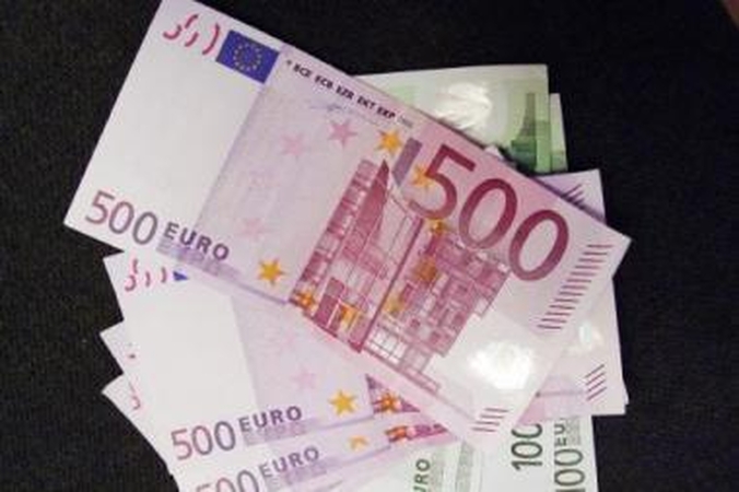 Euro teks palaukti
