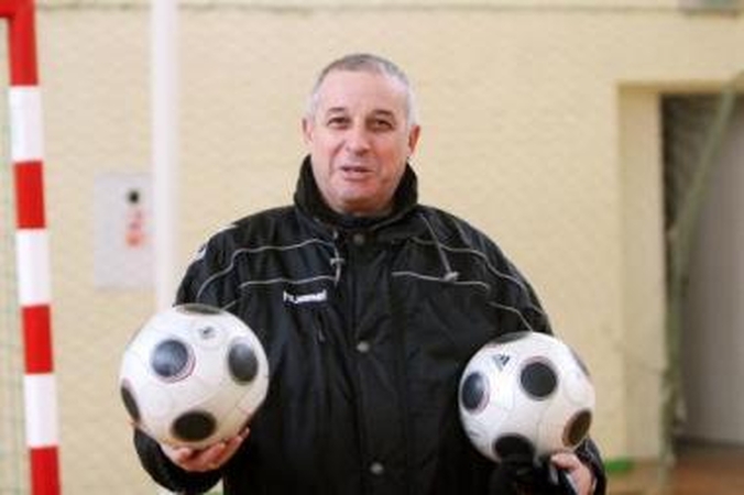 Meilė moteriai stipresnė už futbolą
