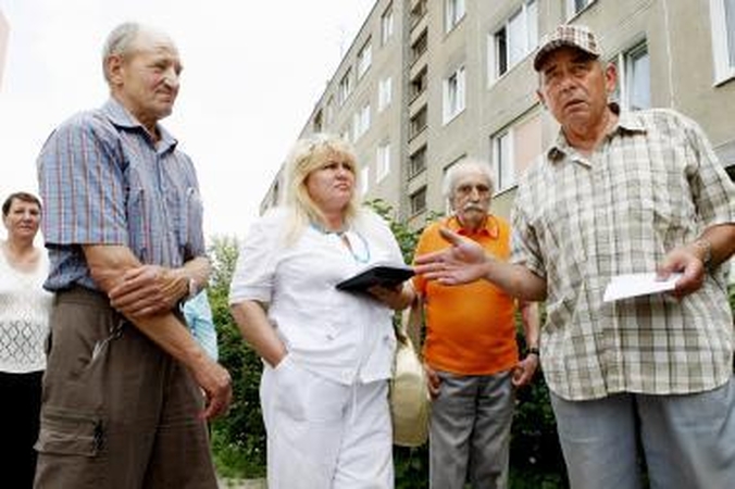 Pyktis: Reikjaviko gatvės 6 namo gyventojai nesupranta, kodėl turi mokėti už namo siūlių remontą.