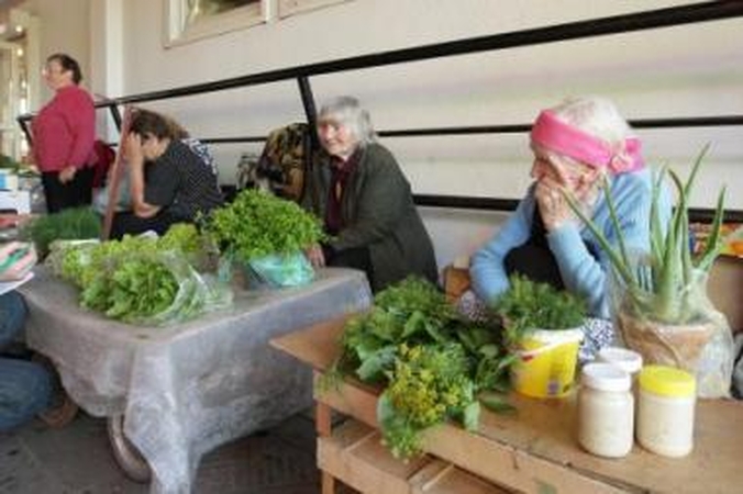 Rinka: nelegaliems prekybininkams klientų netrūksta.